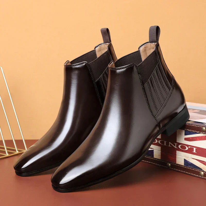 Botas elegantes de cuero