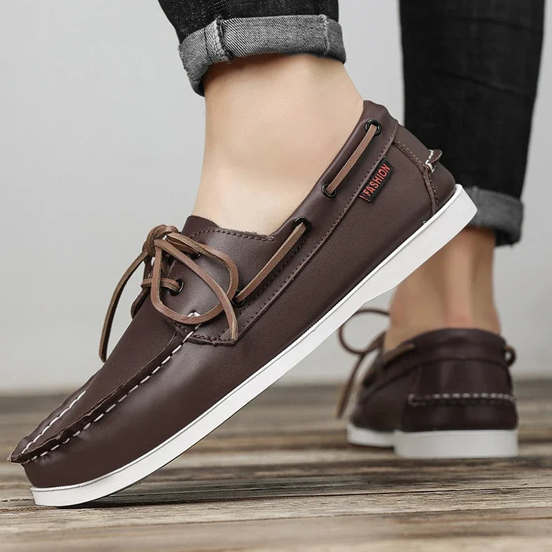 Mocasines náuticos elegantes de piel