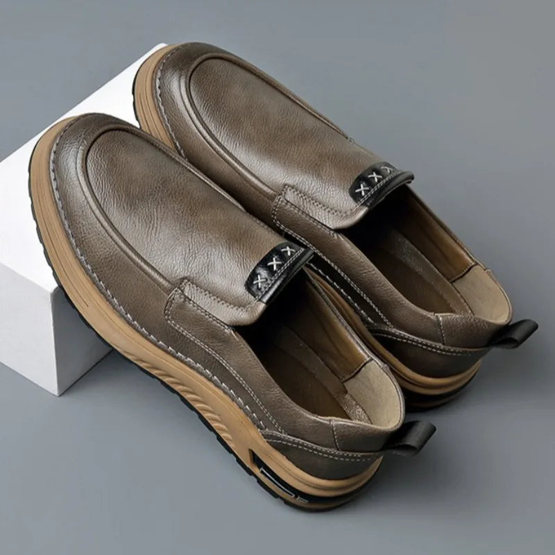Zapatos elegantes de cuero para caminar