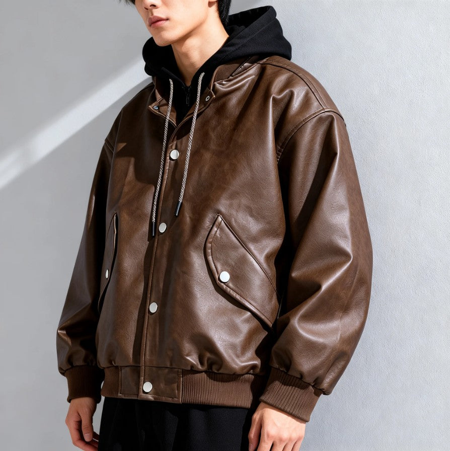 Elegante chaqueta de piel con capucha