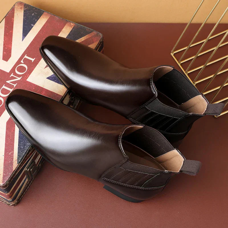 Botas elegantes de cuero