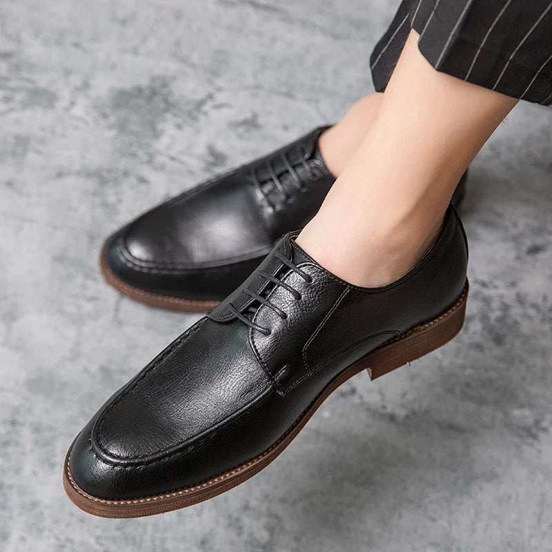 Elegantes zapatos de piel