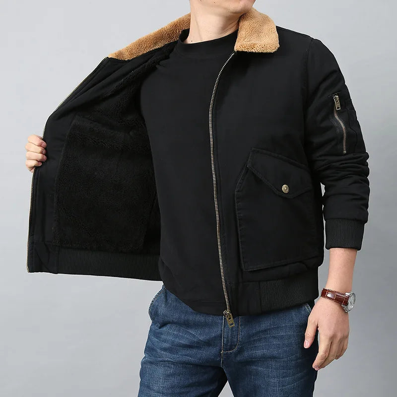 Elegante cazadora bomber