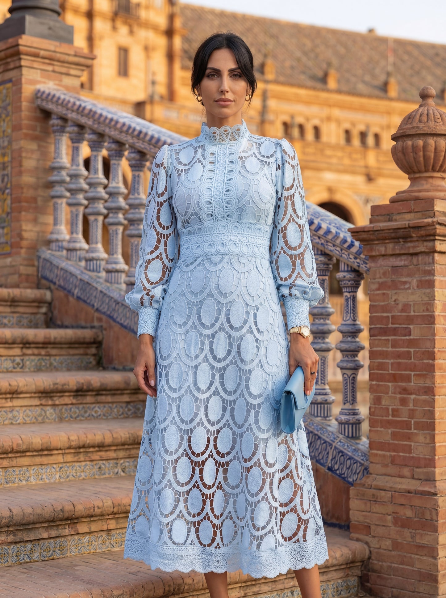 Vestido Midi de Encaje Exclusivo