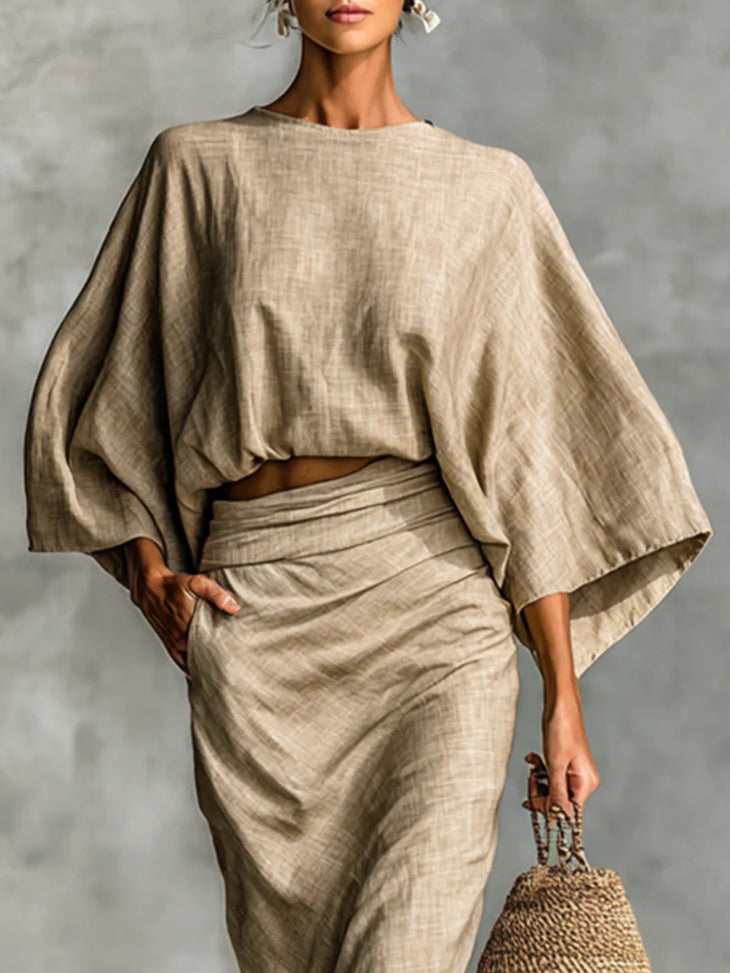 Marina | Conjunto Beige de Dos Piezas con Top Murciélago y Falda Larga para una Elegancia Sin Esfuerzo