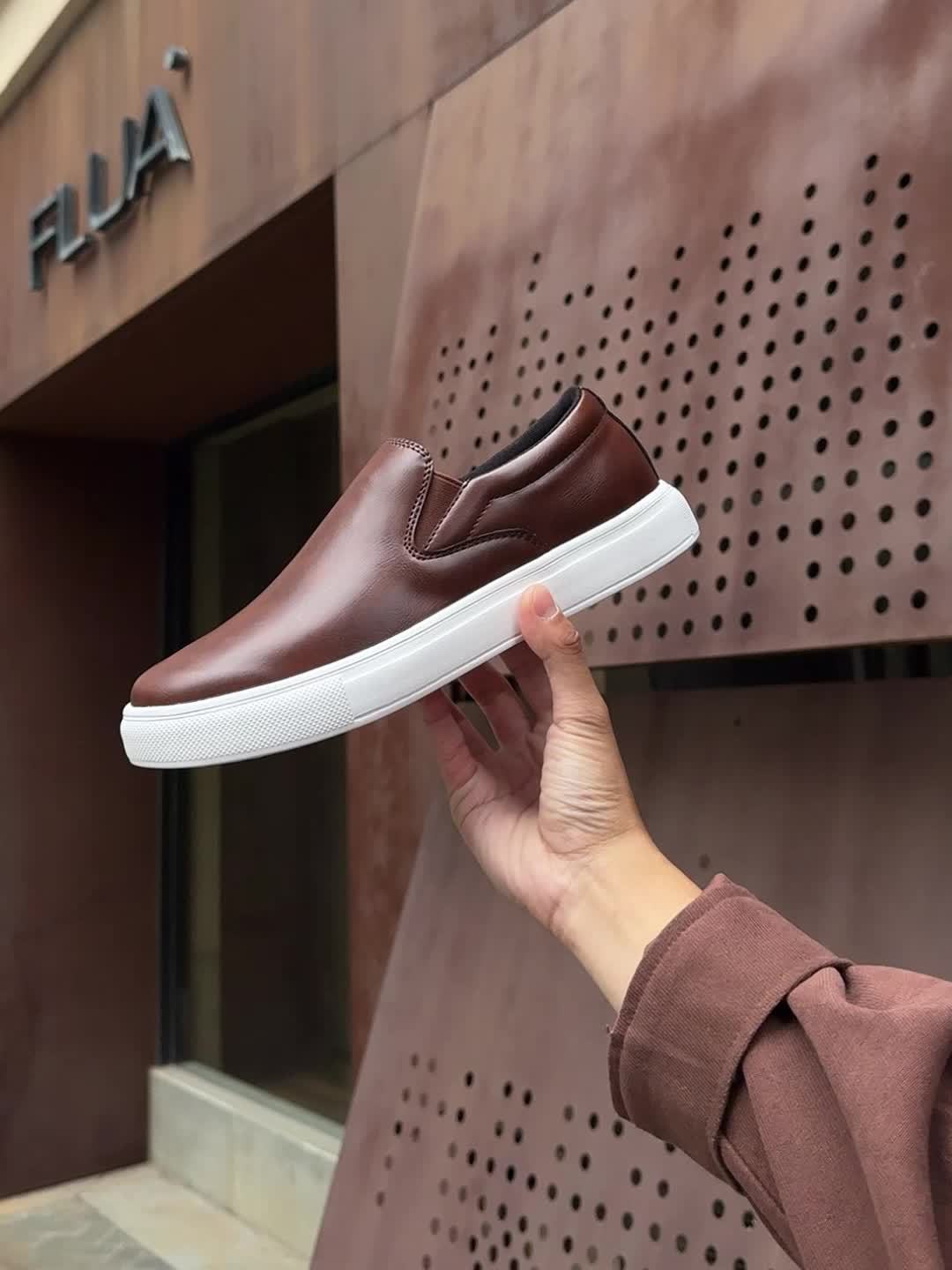 Zapatos casuales de cuero sin cordones
