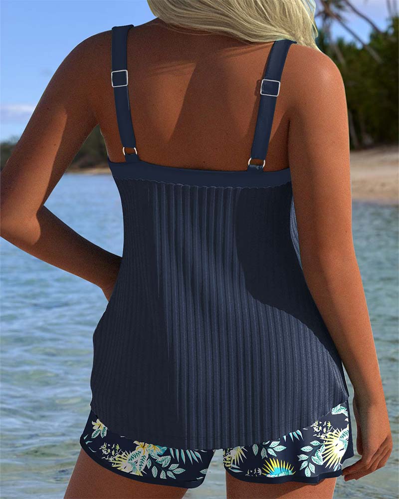 Traje de Baño de Rayas con Short de Playa