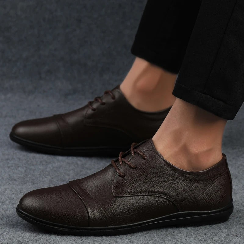 Elegantes zapatos de vestir de piel