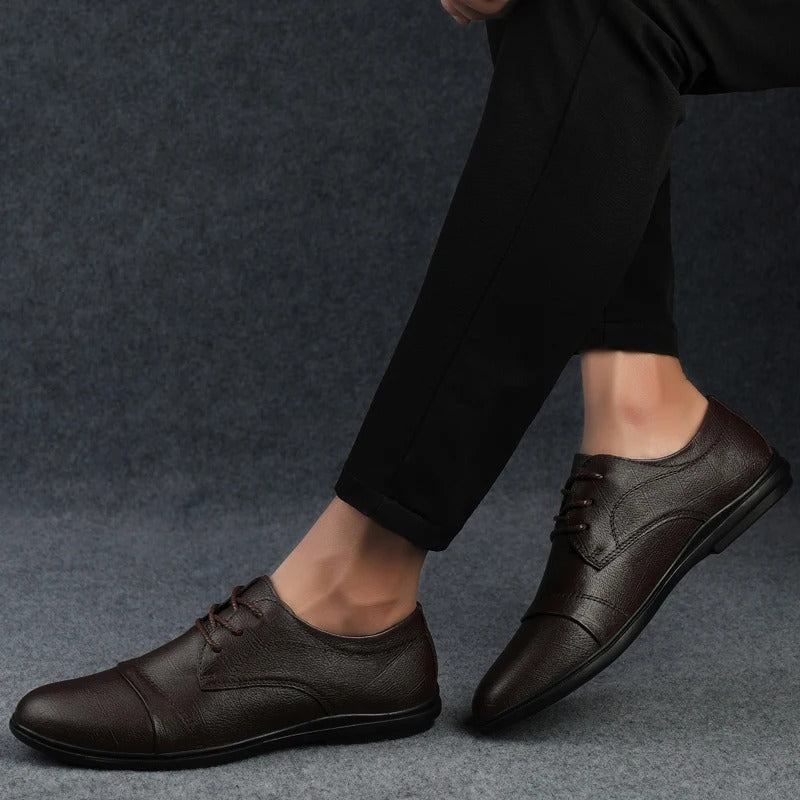 Elegantes zapatos de vestir de piel