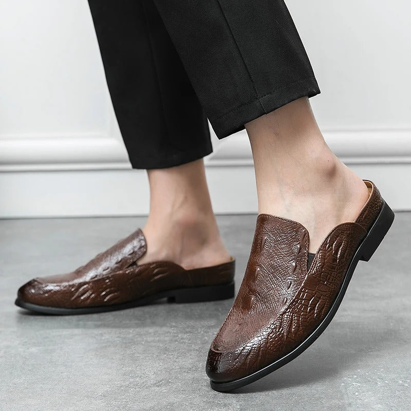 Elegantes zapatos de vestir con estampado de cocodrilo